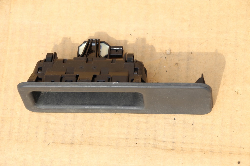 ΛΑΒΗ, ΚΑΣΕΤΑ ΑΝΟΙΓΜΑΤΟΣ ΠΟΡΤΑΣ BMW G01 G20 G21 F97 Product image