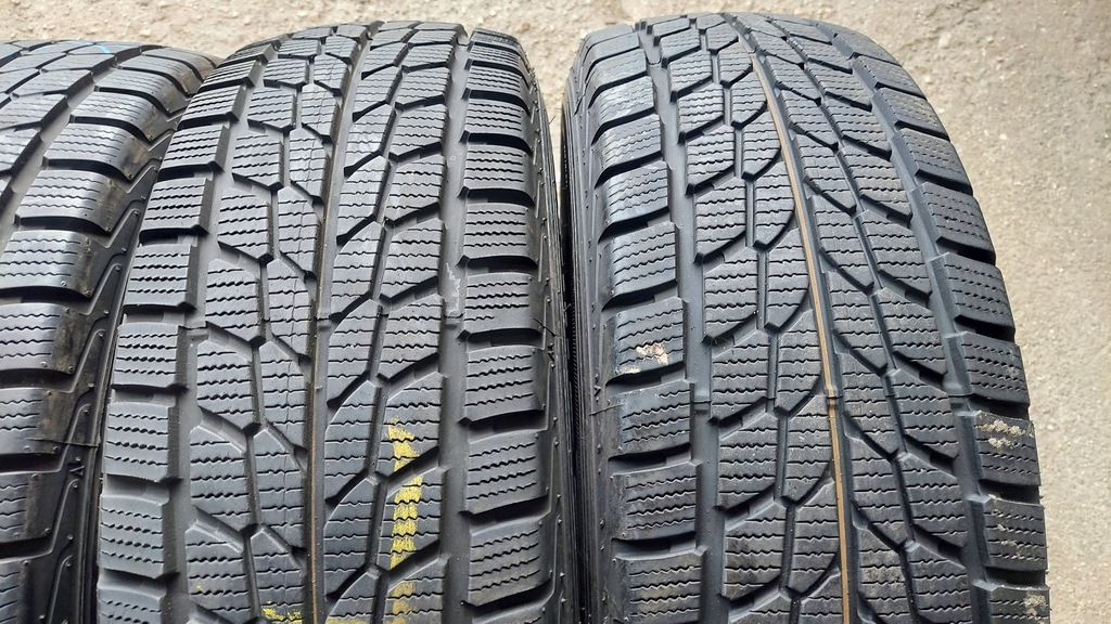 Χειμερινά ελαστικά 215/70r16C 108/106T Falken Eurowinter HS437 VAN Product image