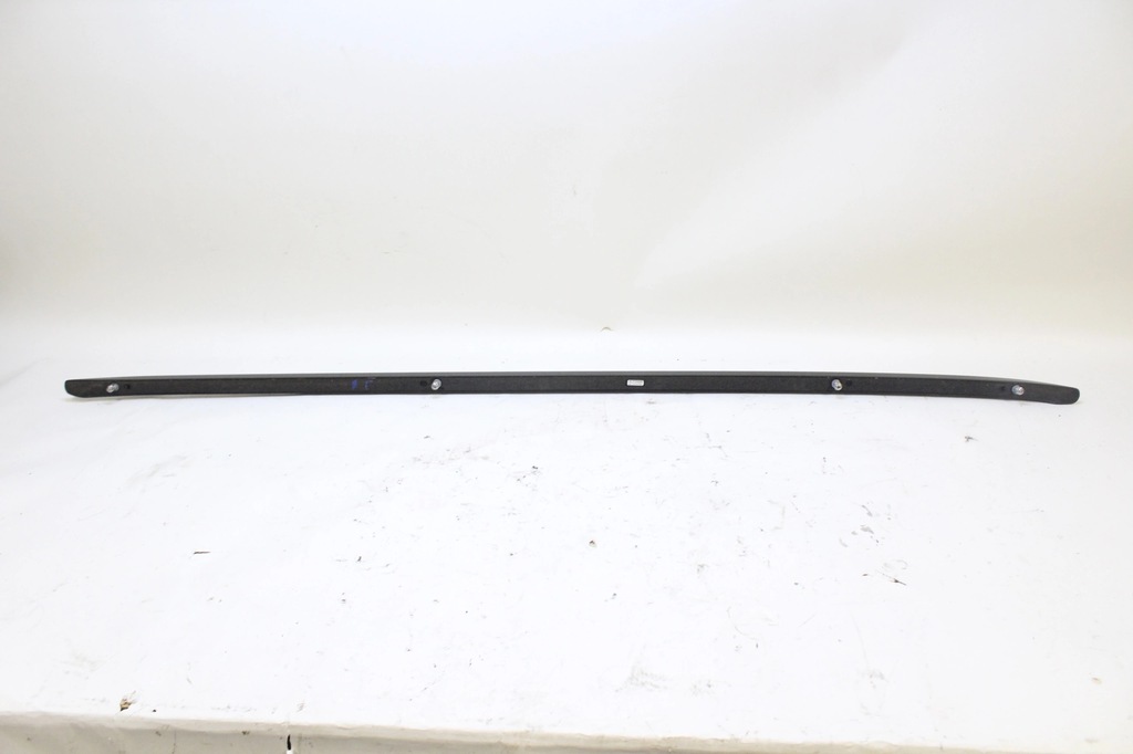 VW Passat B8 αριστερή ράγα οροφής 3G9860025Q Product image