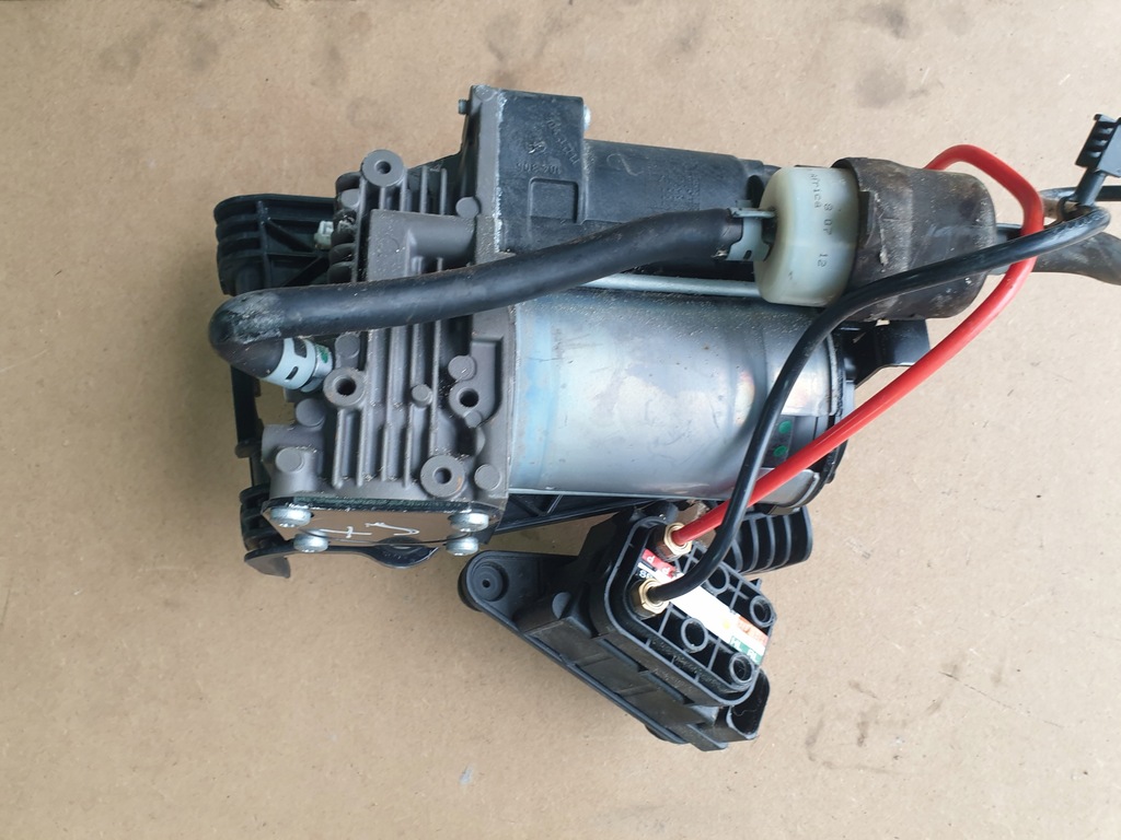 ΣΥΜΠΙΕΣΤΗΣ ΑΝΑΡΤΗΣΗΣ JAGUAR XJ AW933B484AF Product image