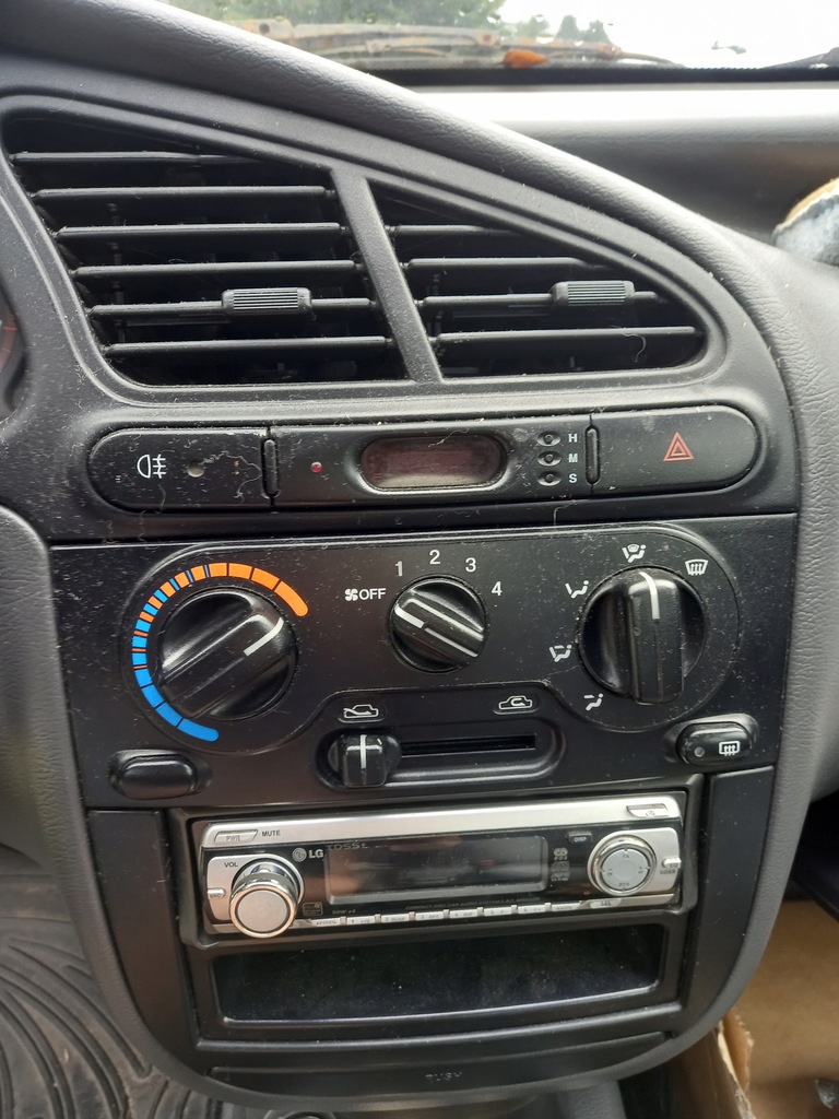Λωρίδα για πίσω δεξιό φανάρι DAEWOO LANOS 96-2000 1.6 βενζίνης Product image
