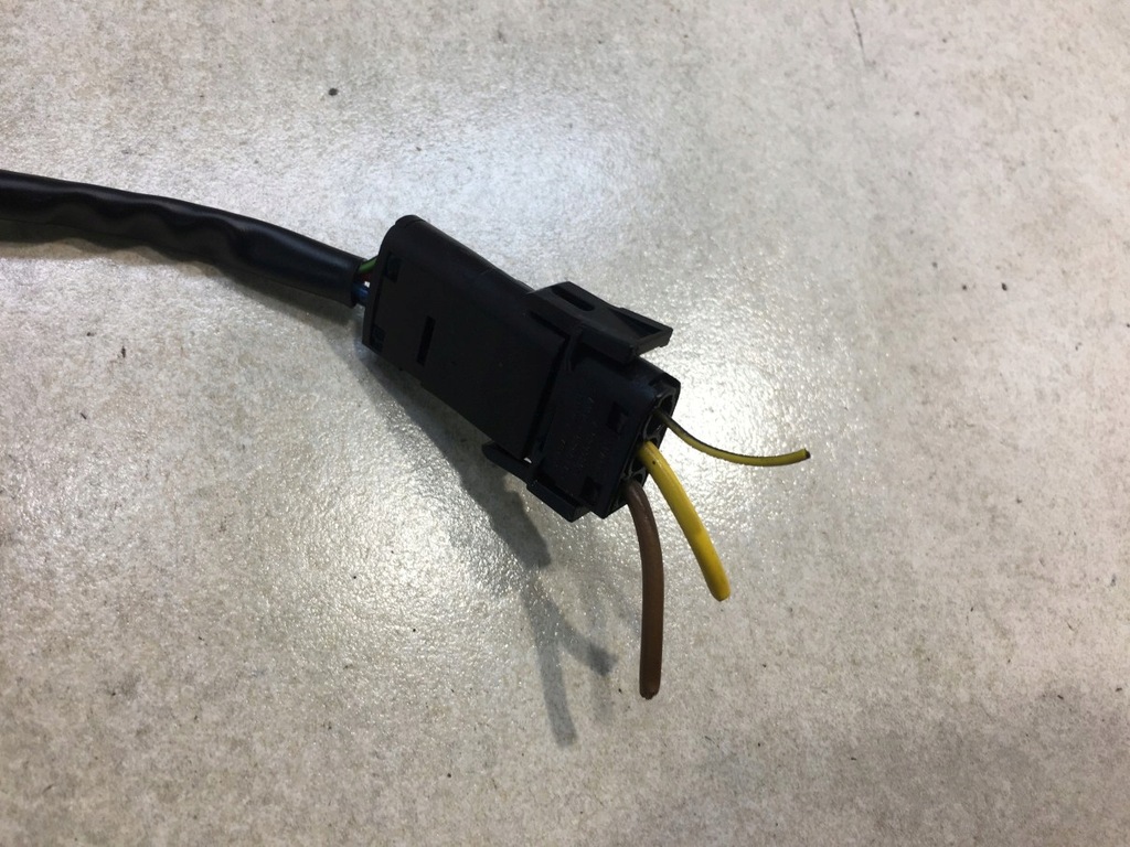 ΚΛΕΙΔΑΡΙΑ ΚΑΠΑΚΙ ΚΑΤΩ E39 FL COMBI 8362371 Product image