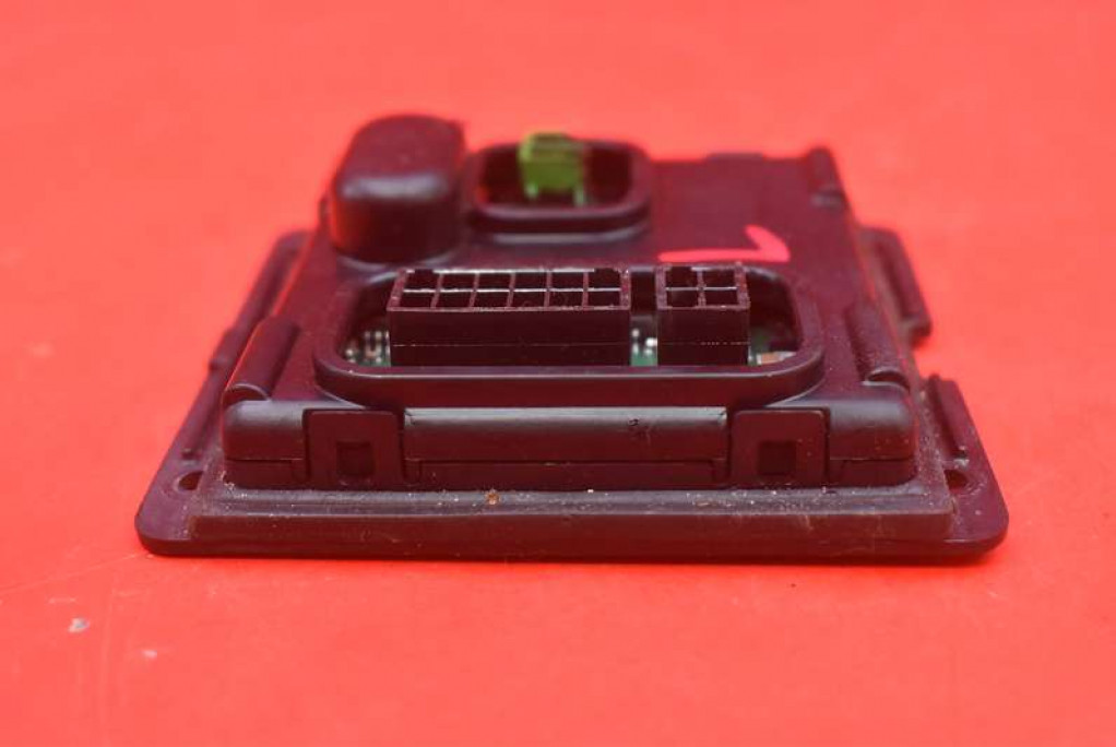 ΜΟΝΑΔΑ ΤΙΜΟΝΙΟΥ XENON ΑΡΙΣΤΕΡΑ 7L6941329 VW PASSAT B6 05-10 Product image