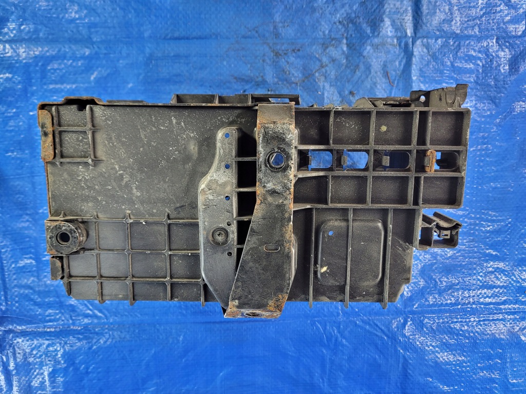 Opel-czari Astra J Zafira C Βάση στέγασης της μπαταρίας 13354420 Product image