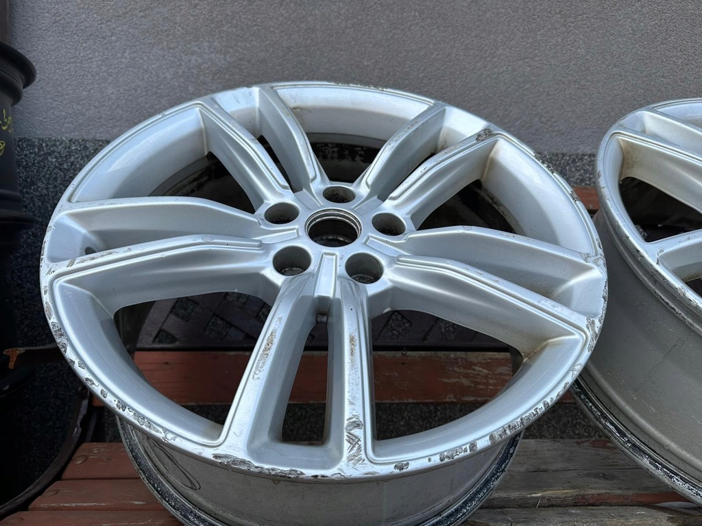 RIM TESLA MODEL S 8x19 ET40 5x120 6007214-00-D (1354) Product image