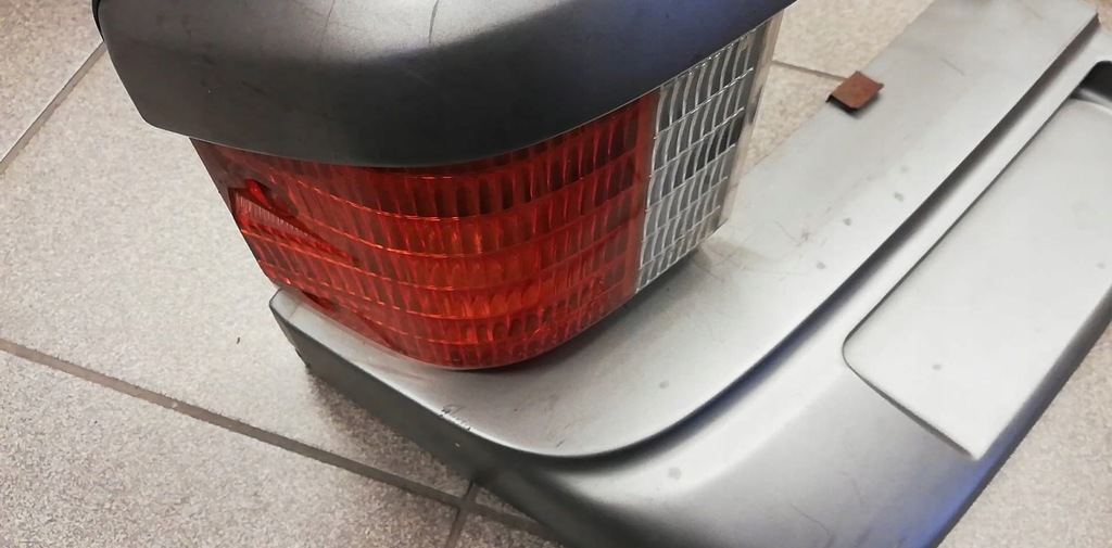 Πλαίσιο φλας MAZDA E2200, μπροστά δεξιά Product image