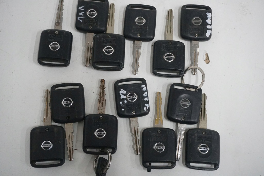 NISSAN NOTE MICRA QASHQAI JUKE IGNITION KEY SIEMENS VDO 5WK4 876 / 818 Product image