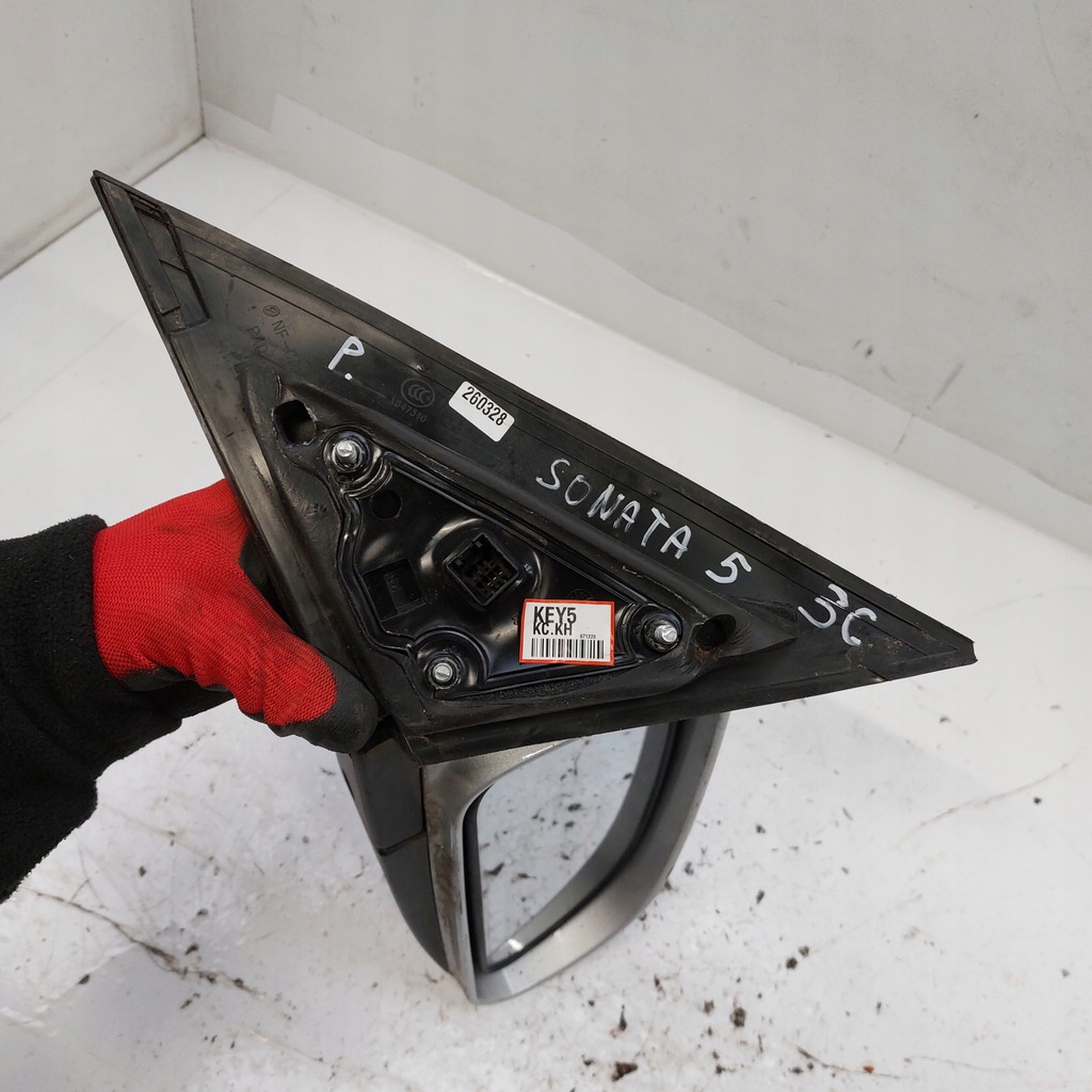 ΚΑΘΡΕΠΤΗΣ HYUNDAI TERRACAN ΔΕΞΙΟΣ 5ΚΙΝ Product image