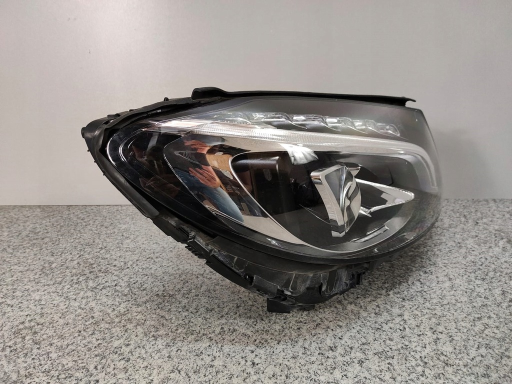 MERCEDES C CLASS W205 ΜΠΡΟΣΤΙΝΟ ΦΩΤΙΣΤΙΚΟ LED ΕΠΙΔΟΣΕΙΣ ΔΕΞΙΟ FV Product image