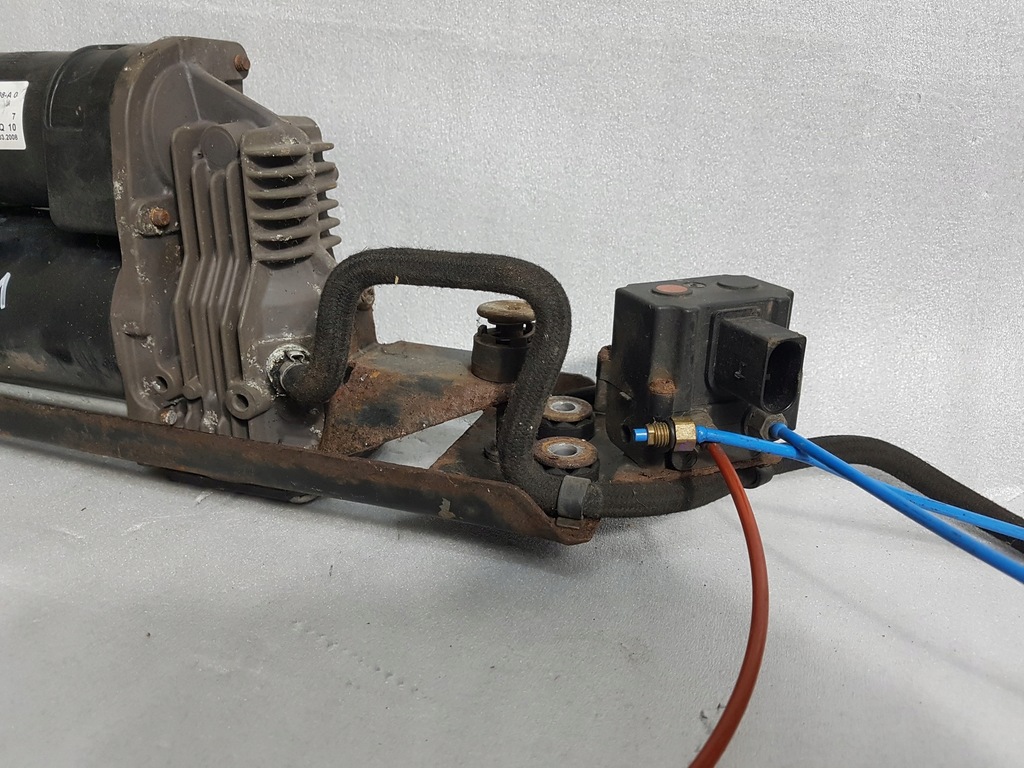 BMW 5 E61 LIFT COMPRESSOR ΑΝΤΛΙΑ ΣΥΜΠΙΕΣΤΗΡΑΣ ΑΝΤΛΙΑ 6777827 Product image
