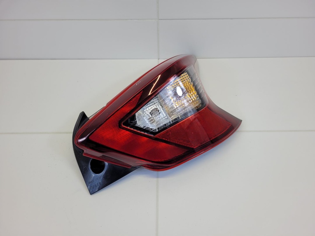 Πίσω λάμπα δεξιά πλευρά Nissan Micra 5 K14 2020 220-18727 Product image