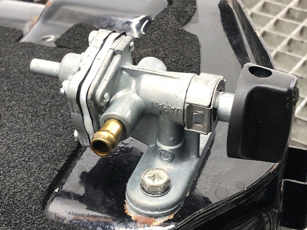 ΔΕΞΑΜΕΝΗ ΚΑΥΣΙΜΩΝ SUZUKI KM BAK Product image