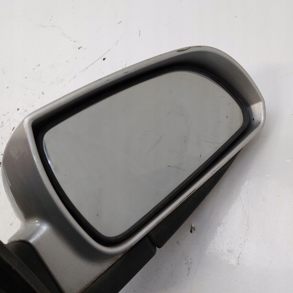 ΚΑΘΡΕΠΤΗΣ HYUNDAI TERRACAN ΔΕΞΙΟΣ 5ΚΙΝ Product image