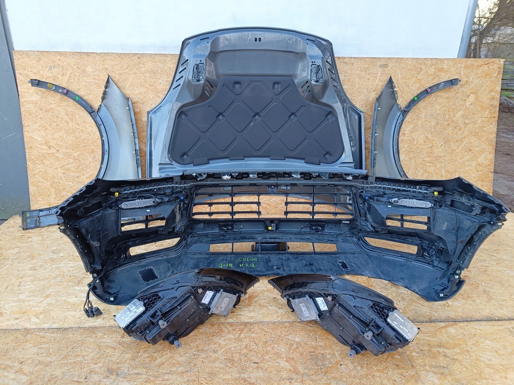 Porsche Cayenne E-Hybrid 2022R μπροστά στη χρωματική μάσκα M7Q 9Y 9Y0 Bumper Lamp Product image