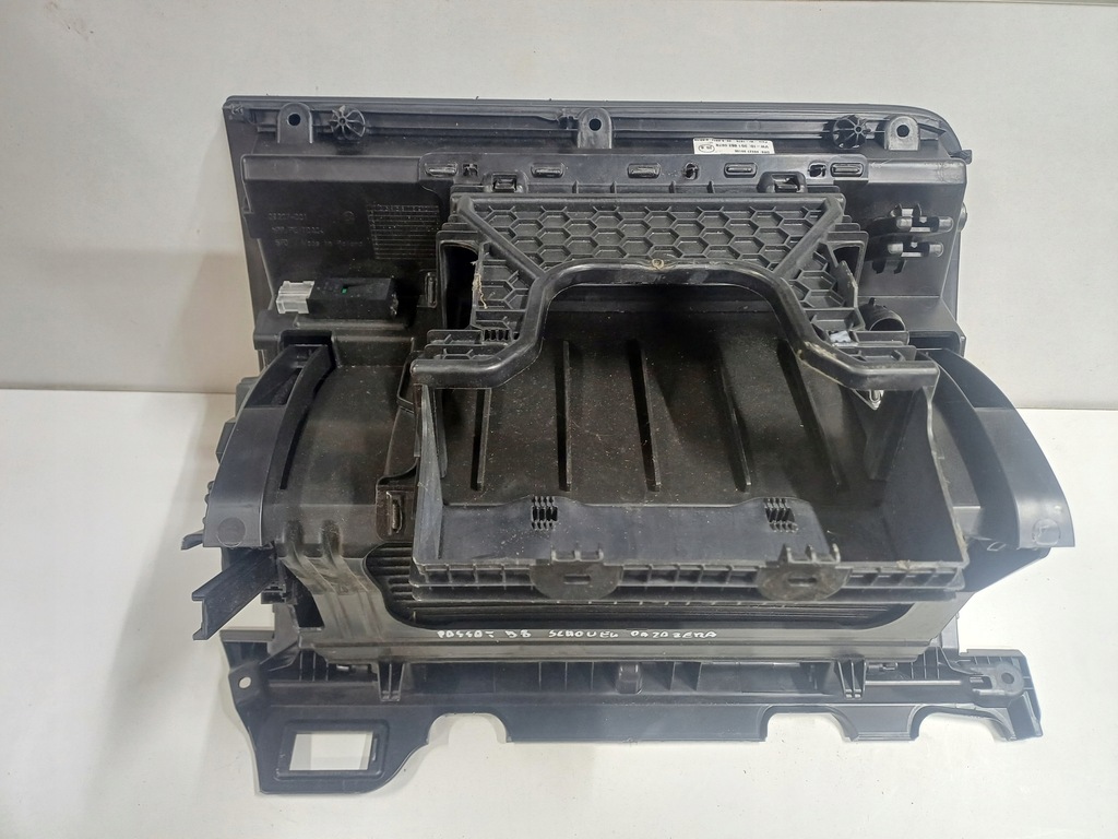 Θλίψη επιβατών VW Passat B8 Black Europe Product image