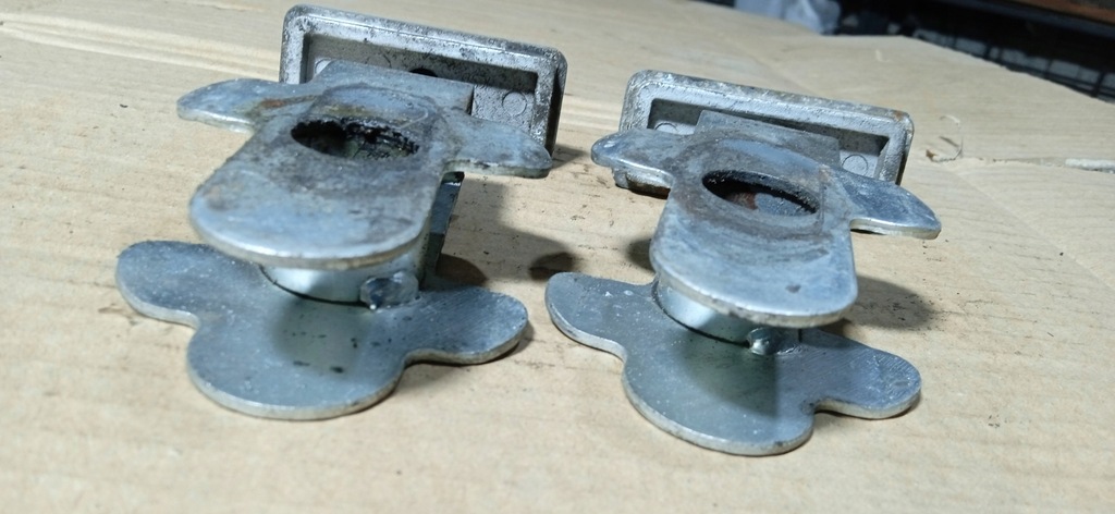 SUZUKI GSF 600 1200 BANDIT TENSIONER CHAIN ​​TENSION ΠΙΣΩ ΤΡΟΧΟΣ Product image