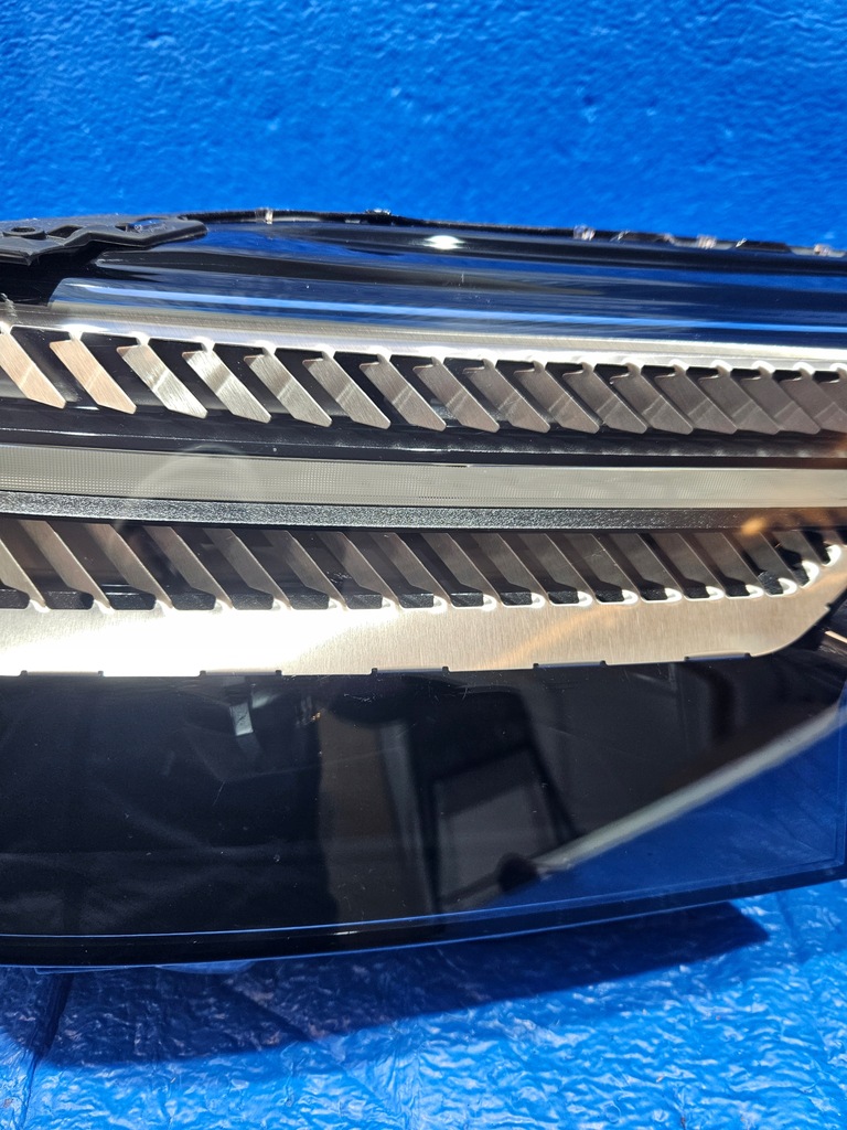 Δεξιά μπροστινό δίκαιο μπροστά δεξιά Audi Q4 E-Tron 89A941036M Product image