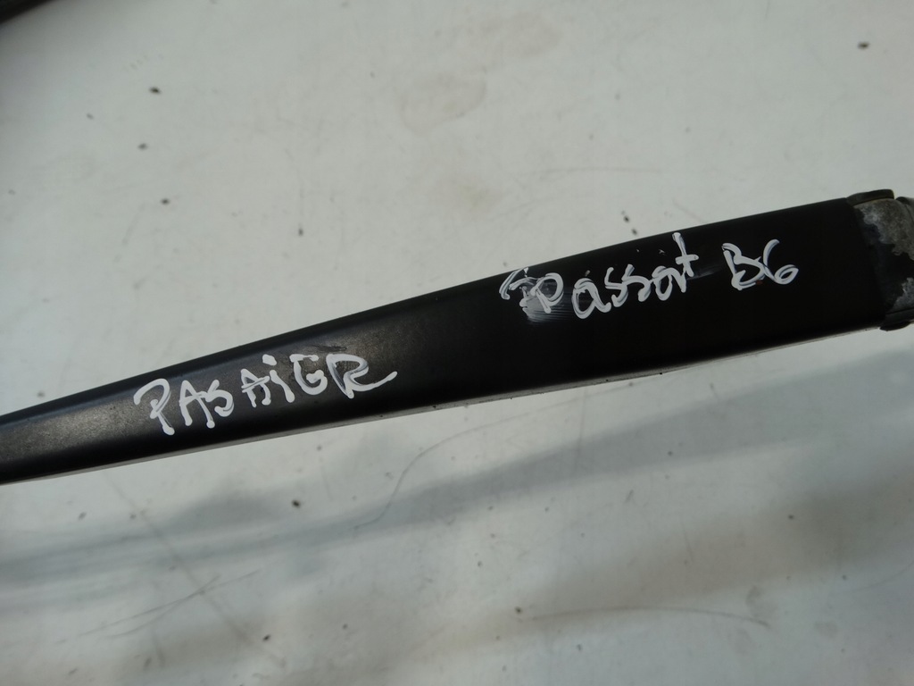 Βραχίονας Υαλοκαθαριστήρα ΔΕΞΙ VOLKSWAGEN PASSAT B6 COMBI 3C1955410B Product image