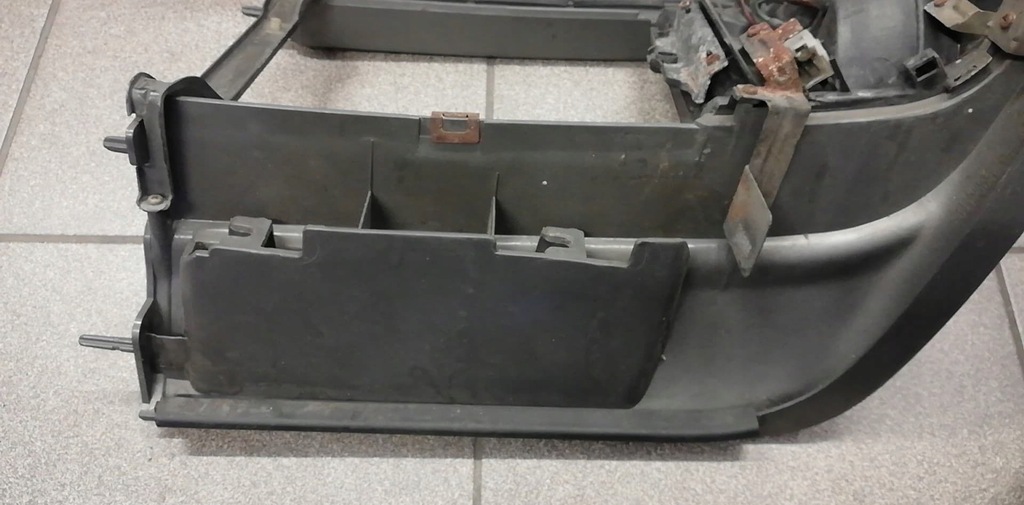 Πλαίσιο φλας MAZDA E2200, μπροστά δεξιά Product image
