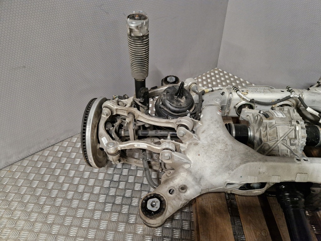 ΠΙΣΩ ΑΝΑΡΤΗΣΗ ΠΑΓΚΟΣ ΑΞΟΝΑΣ SLEDGE BOARD RANGE ROVER SPORT III 3 L461 2022- Product image