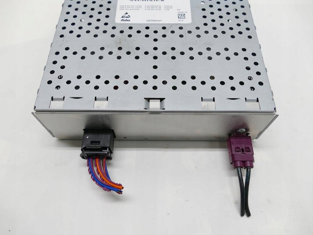 MERCEDES E W212 LIFT ΕΝΙΣΧΥΤΗΣ RADIO TUNER W222 Product image