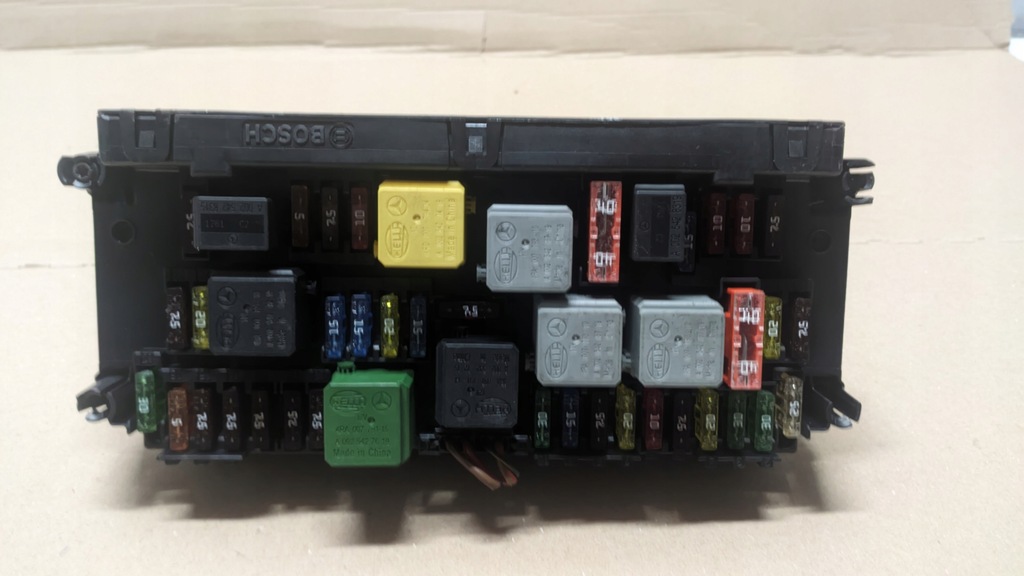 MERCEDES W212 3.0 CDI 11R FUSE BOX A2129006012 Product image