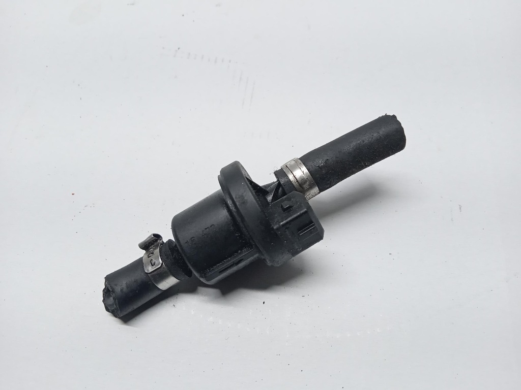 Bak Audi A4 B5 1.8 Βαλβίδα εξαερισμού Product image