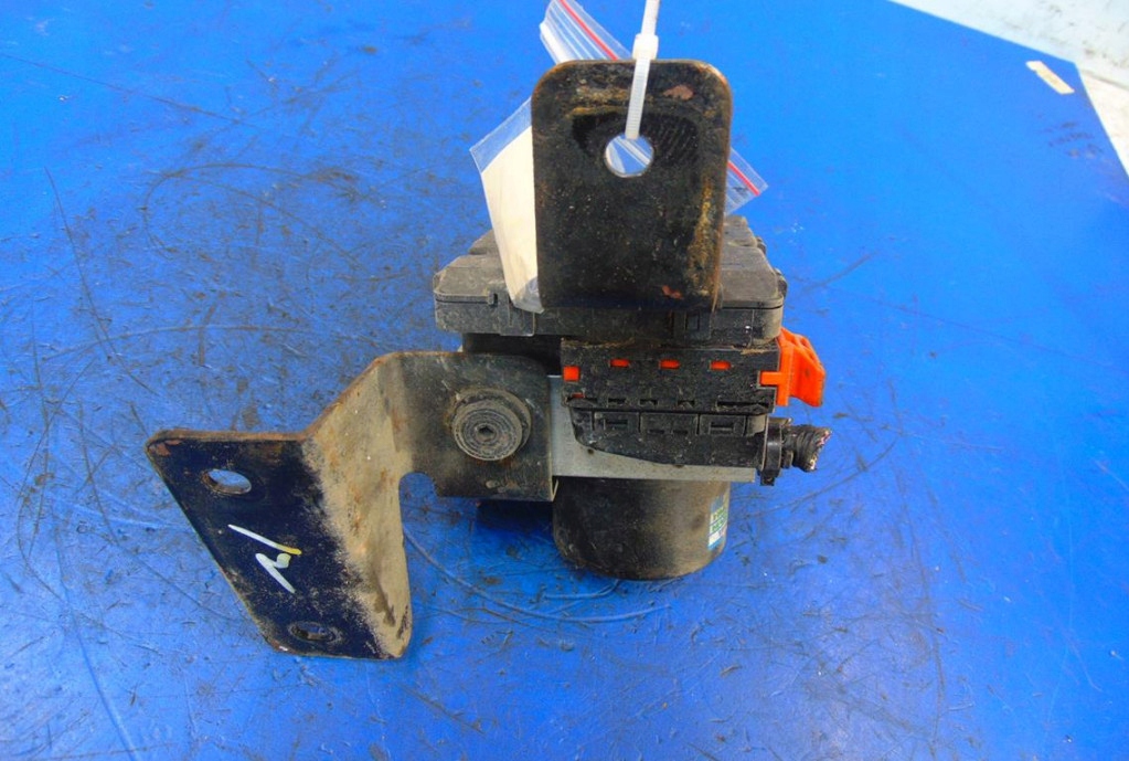 HYUNDAI SANTA FE 2.4 ABS PUMP 95660-26300 Product image