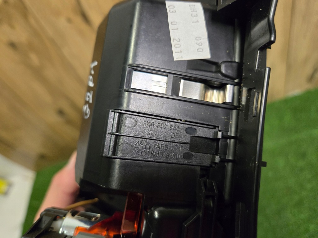A4 B8 ASSTRAY 8K0857965 Product image