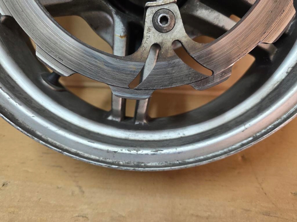 Suzuki Burgman ένα 650 02-12 κοντά στο πίσω χείλος Product image