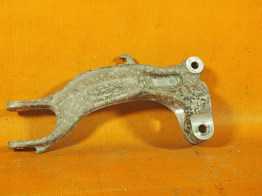 Audi A4 8W B9 58KM Βάση αμορτισέρ ΔΕΞΙΑ 8w0413038 Product image