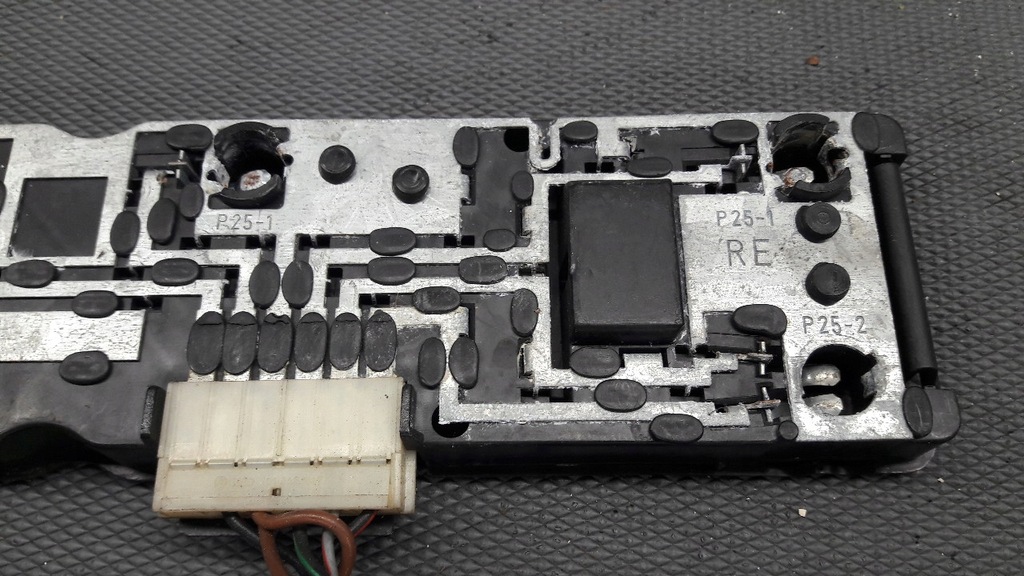 171945256Ένα ένθετο πίσω φανού VW Golf I δεξιά Hella Product image
