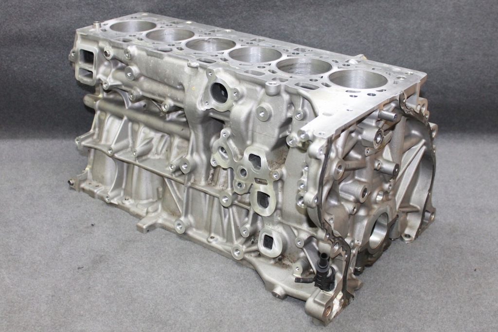 BMW F20 F30 G30 G32 G11 4.0i B58B30A ENGINE BLOCK Product image