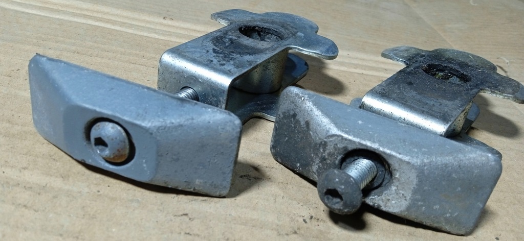 SUZUKI GSF 600 1200 BANDIT TENSIONER CHAIN ​​TENSION ΠΙΣΩ ΤΡΟΧΟΣ Product image