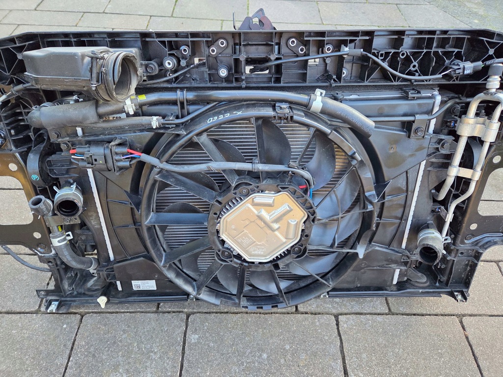 Kia XBEET 1,6 GDI HYBRYDA BETT FRONT SET των ψυγείων Fan 2020R Product image