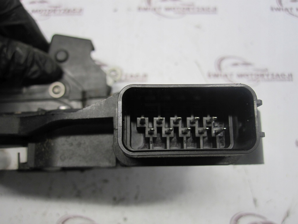 Ford Kuga MK1 και 10R Πόρτα κλειδαριά αριστερά μπροστά 8v4a-S21813-CA Product image