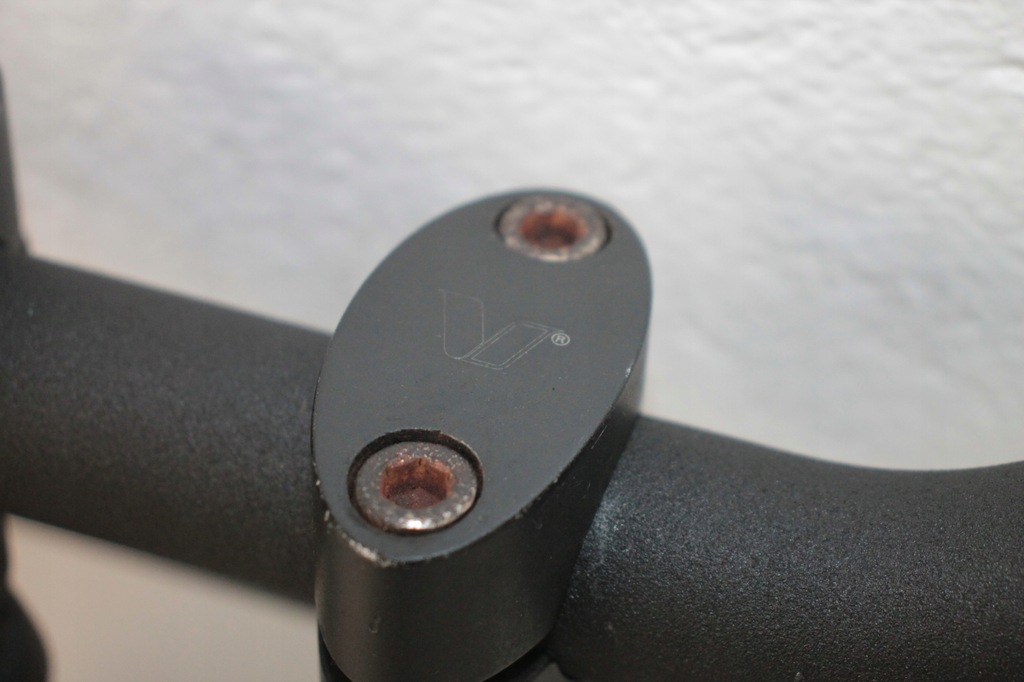 Triumph Bonneville T100 SE Τροφίμων + Risers Product image