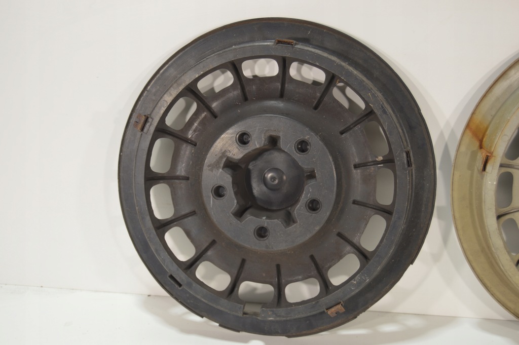 ΚΑΛΥΜΜΑΤΑ MERCEDES HUB W123 W115 W116 W108 BAROCK BAROKI 2 ΤΕΜ. Product image