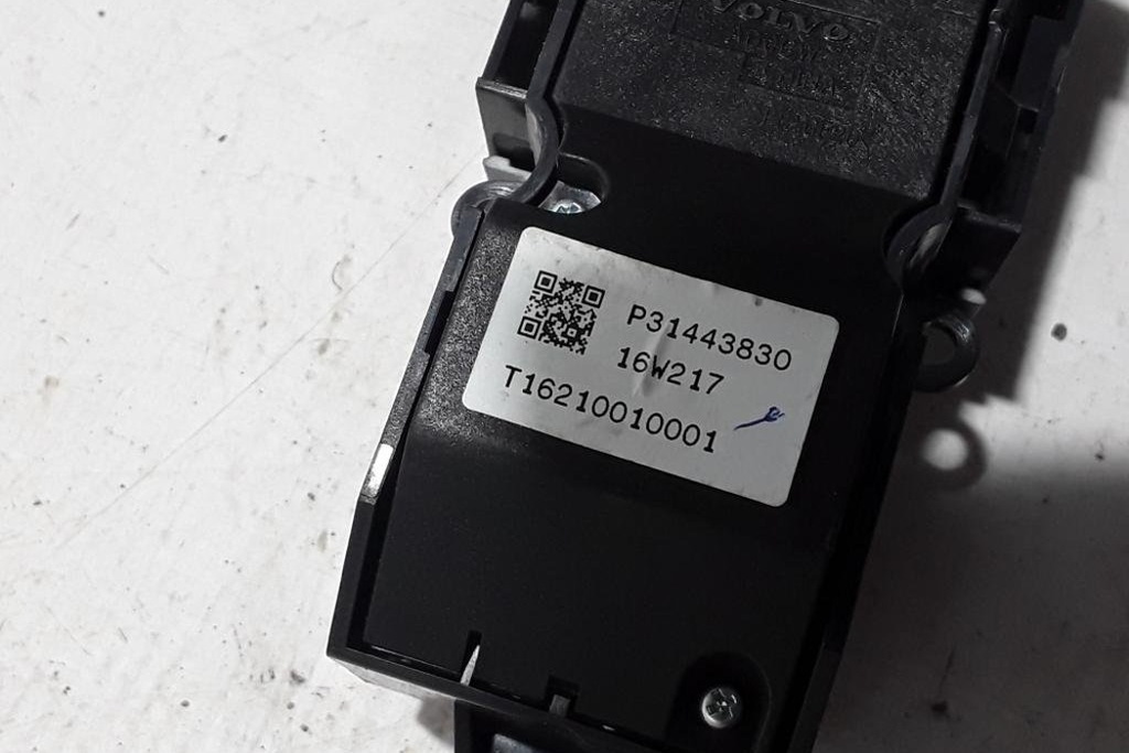 Έναρξη/διακοπή Volvo XC90 II 31443830 2.0L Diesel 173kW 2017 Κουμπί Product image