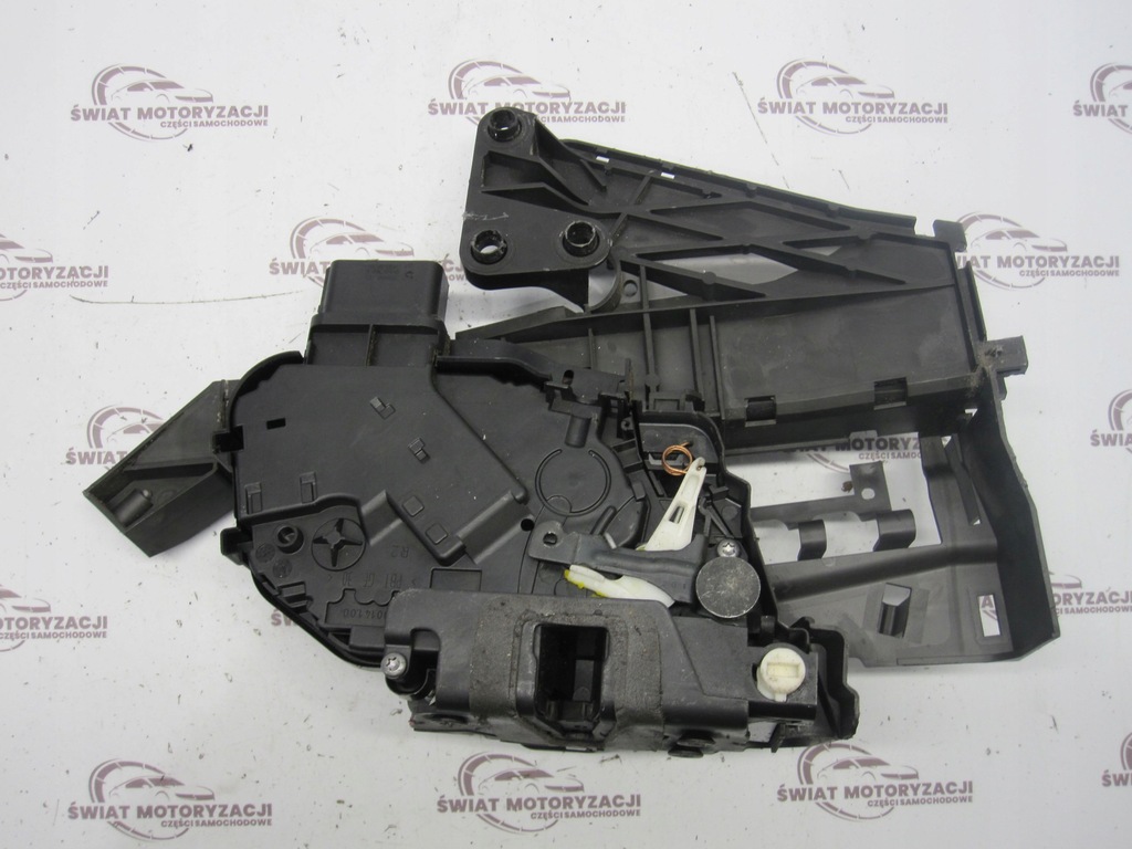 Ford Kuga MK1 και 10R Πόρτα κλειδαριά δεξιά πίσω 8v4a-S26412-EA 3M51-R266B30-AD Product image