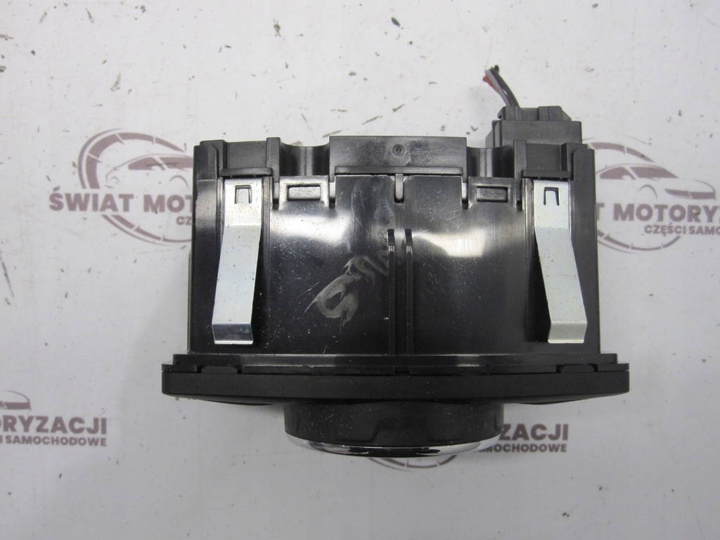 Ford Focus MK3 III 12R BM5T13A024CC Light Product image