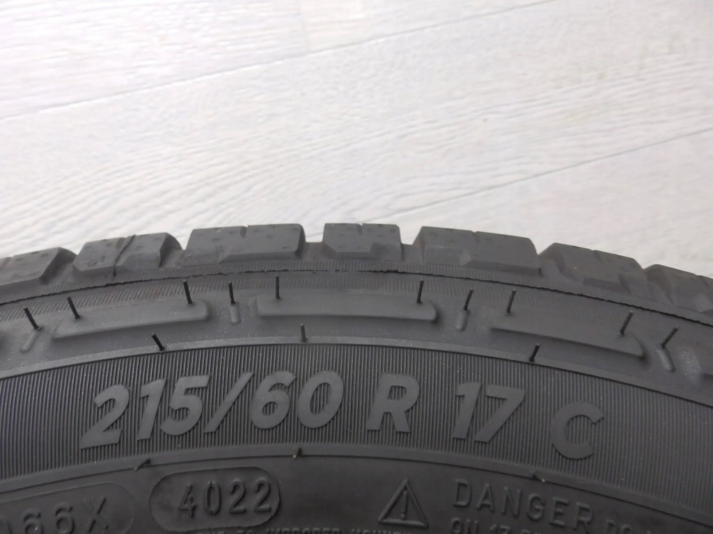 Ελαστικό Michelin Agilis CrossClimate για όλες τις εποχές 215/60/17C 109/107T Product image