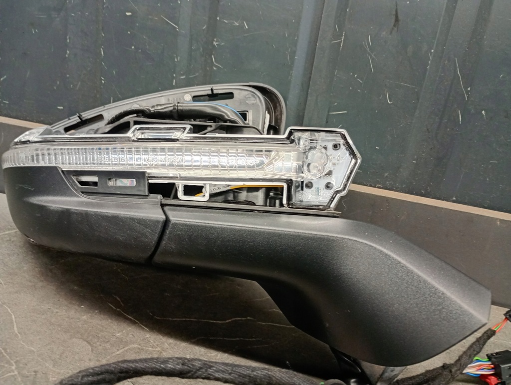 5LB857538A Mirror Δεξιά Skoda Enyaq 12+6pin Καλώδια Product image