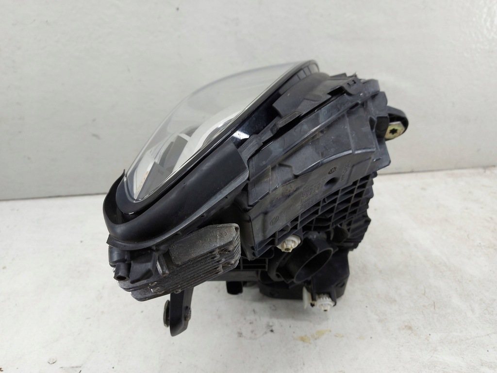 Mercedes-Benz C Class 205 W205 Ανυψώστε το δεξί μπροστινό φανό προβολέα Product image