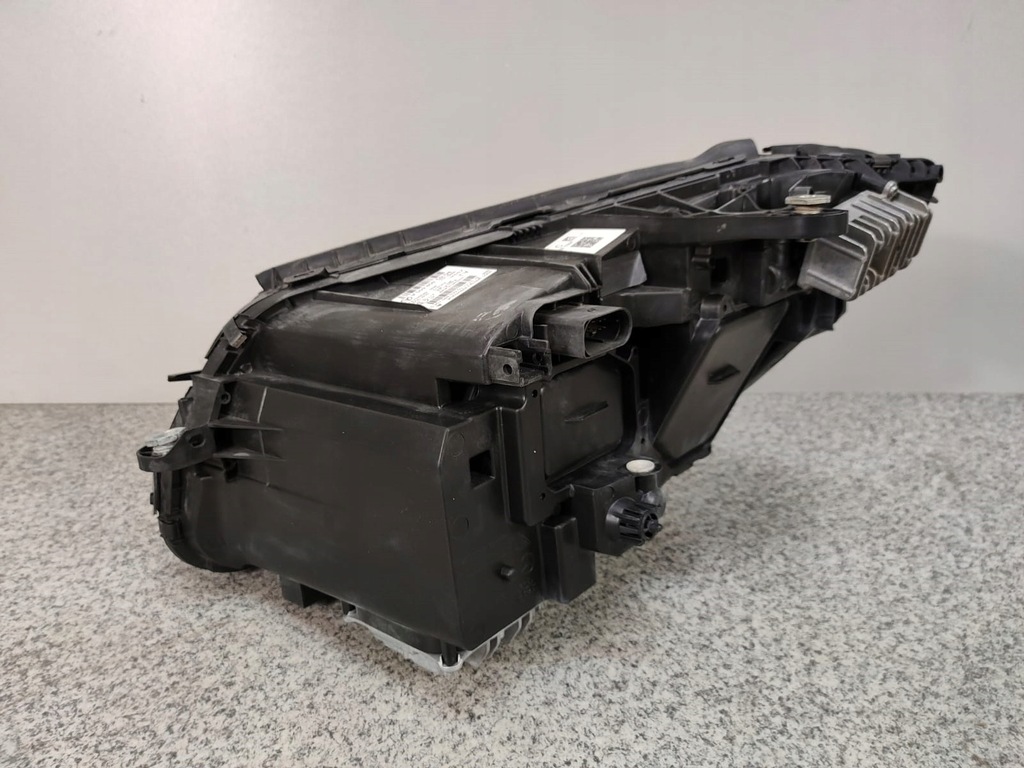 MERCEDES C CLASS W205 ΜΠΡΟΣΤΙΝΟ ΦΩΤΙΣΤΙΚΟ LED ΕΠΙΔΟΣΕΙΣ ΔΕΞΙΟ FV Product image