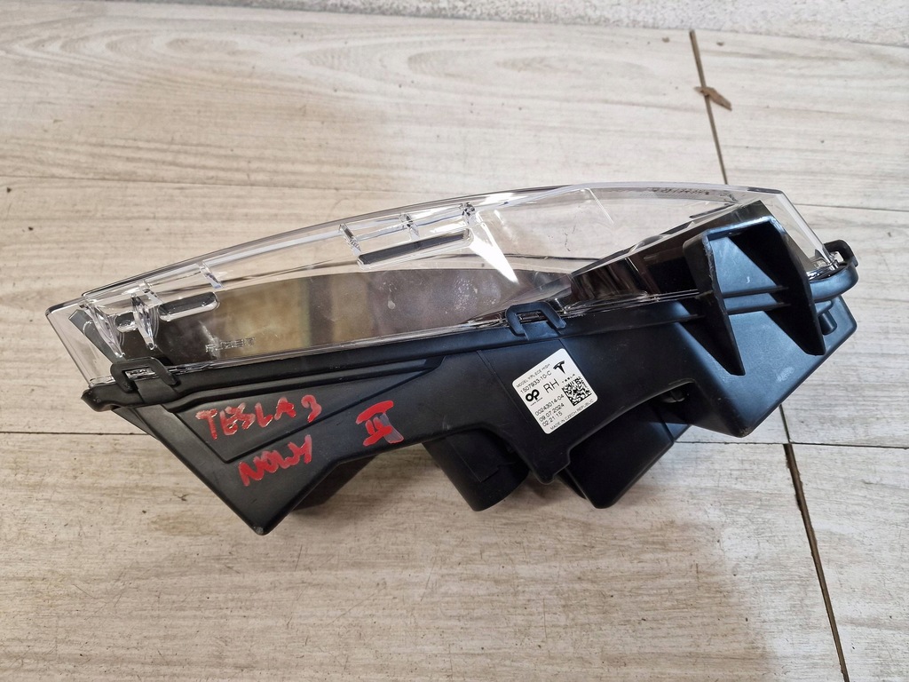TESLA MODEL 3 Y LIFT HALOGEN RIGHT 1507933-00-C ΠΡΩΤΟΤΥΠΟ ΝΕΑ φώτα ομίχλης Product image