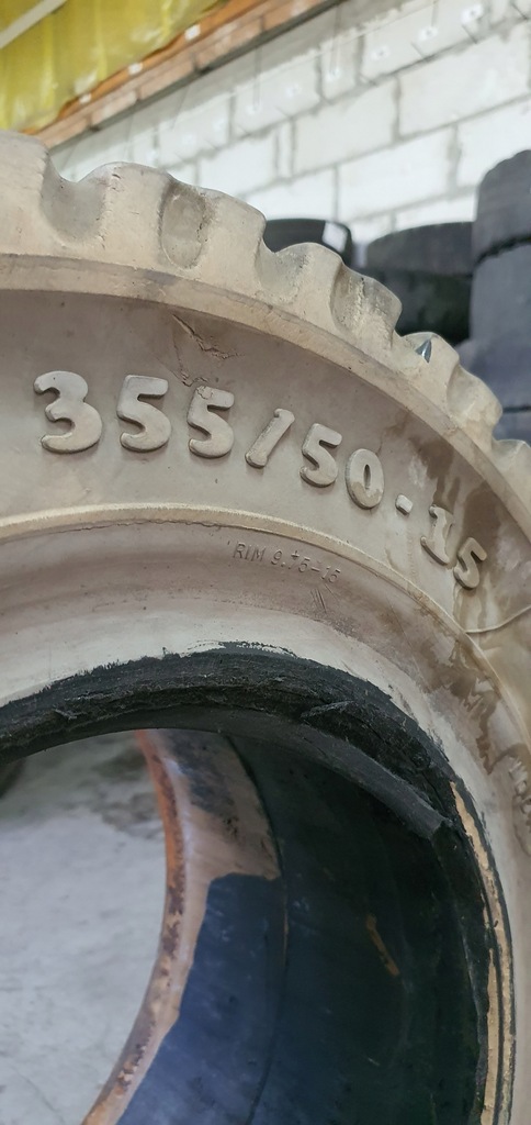 Μασίφ ελαστικό 355/50-15 Trelleborg για το καρότσι Masif Product image