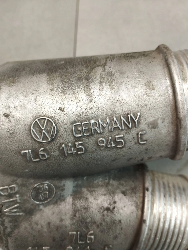 Audi Q7 4L AIR HOSE 7L6145945G Product image