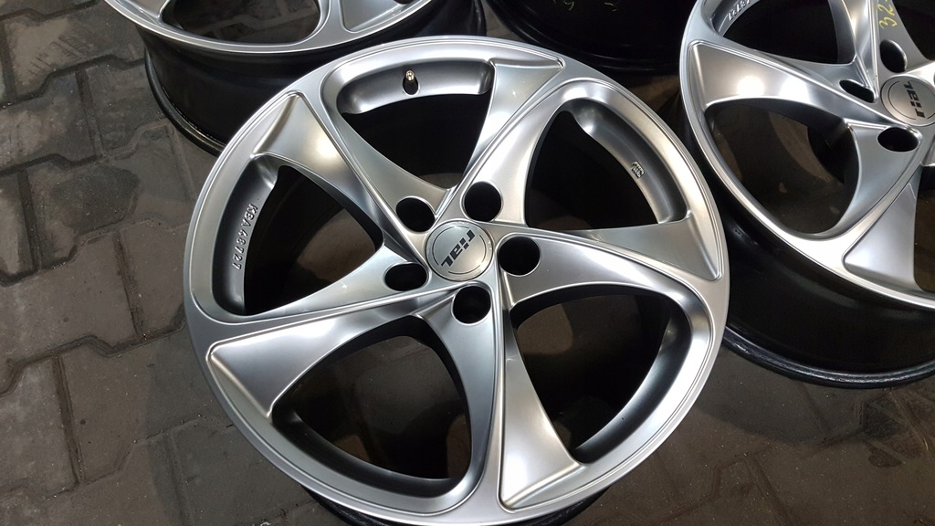 RIAL RIMS 8,5'X 18 ET 30 KBA 48727 5X112 Product image