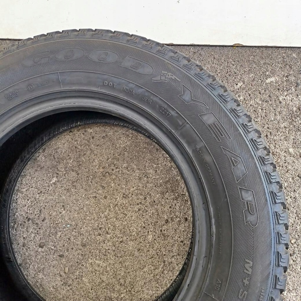 Tire 215/70/16 Goodyear Vector 4Seasons (E6685) Product image